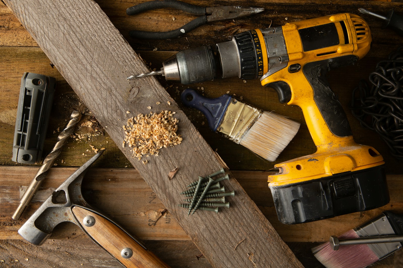 Photo by benjamin lehman a couple of tools that are sitting on a table